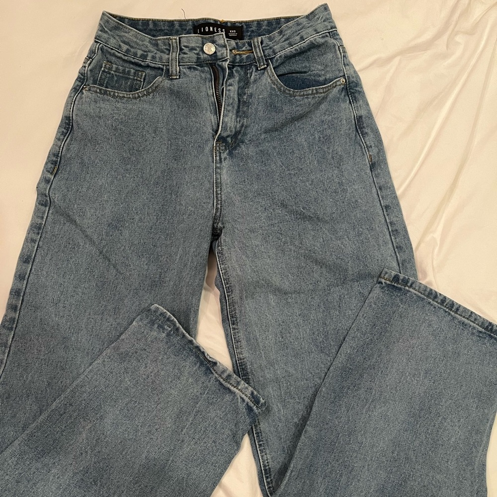 Lioness baggy jeans